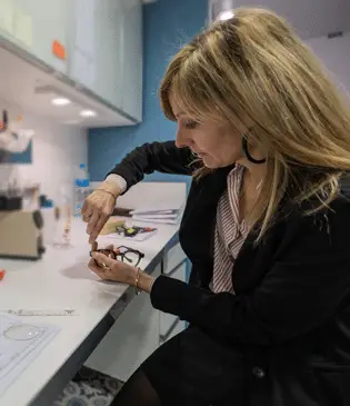 Opticienne diplômée